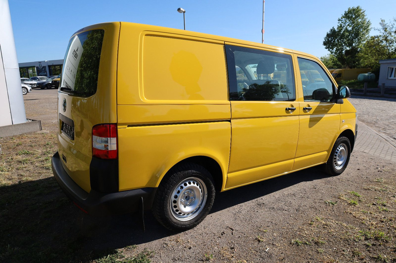 Volkswagen T5 Transporter Kasten-Kombi 2.0 TDI/EU5/5-Sitze - Pasažieru furgons: foto 4 Volkswagen T5 Transporter Kasten-Kombi 2.0 TDI/EU5/5-Sitze - Pasažieru furgons: foto 4