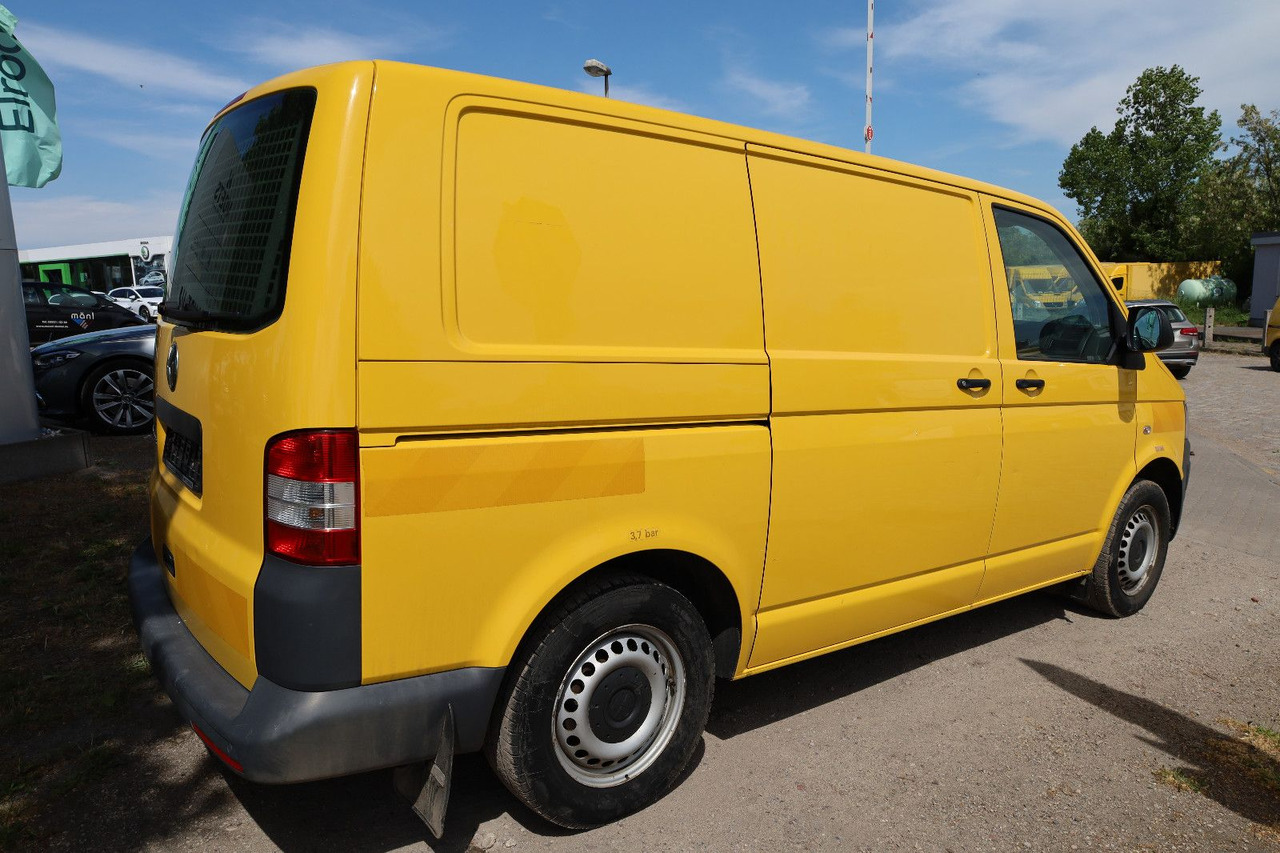 Volkswagen T5 Transporter Werkstatt 2.0 TDI/EU5 - Mazs furgons: foto 4 Volkswagen T5 Transporter Werkstatt 2.0 TDI/EU5 - Mazs furgons: foto 4