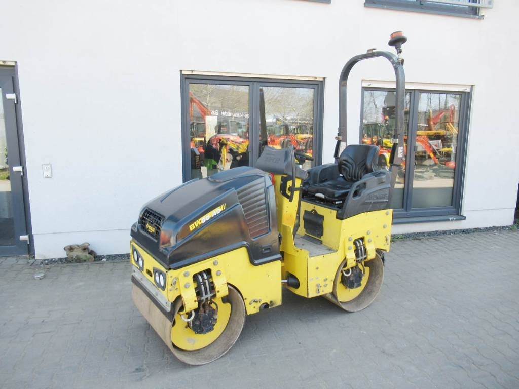 Bomag BW 80 AD-5 - Ceļu veltnis: foto 1 Bomag BW 80 AD-5 - Ceļu veltnis: foto 1