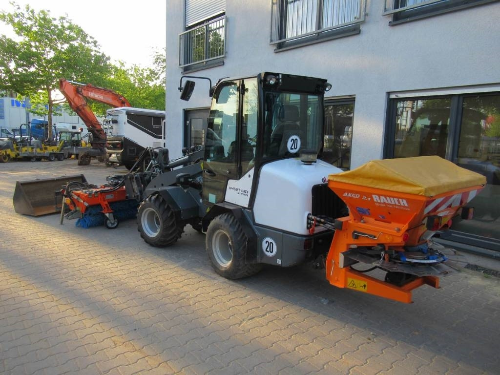 GiANT V452T X-Tra HD Kehrmaschine/Streuer - Riteņu iekrāvējs: foto 4 GiANT V452T X-Tra HD Kehrmaschine/Streuer - Riteņu iekrāvējs: foto 4