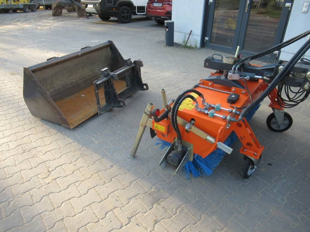 GiANT V452T X-Tra HD Kehrmaschine/Streuer - Riteņu iekrāvējs: foto 5 GiANT V452T X-Tra HD Kehrmaschine/Streuer - Riteņu iekrāvējs: foto 5