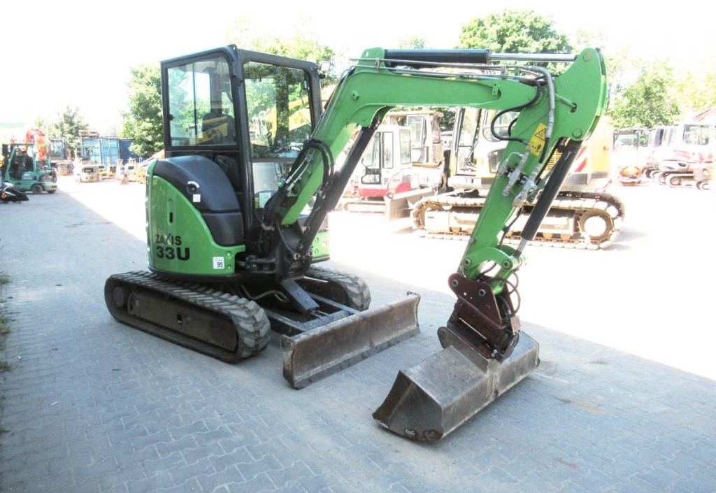 Hitachi ZX33U-6 Powertilt / Klima - Mini-ekskavators: foto 2 Hitachi ZX33U-6 Powertilt / Klima - Mini-ekskavators: foto 2