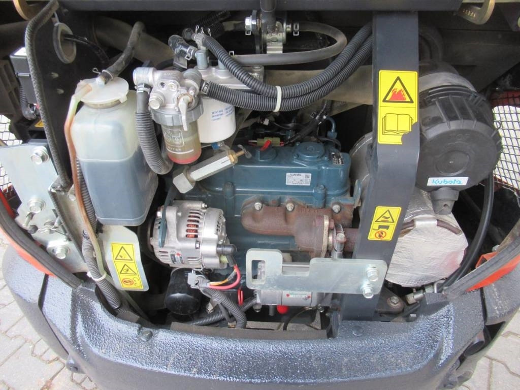 Kubota KX019-4 Löffelpacket - Mini-ekskavators: foto 4 Kubota KX019-4 Löffelpacket - Mini-ekskavators: foto 4