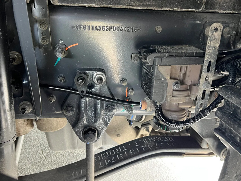 Renault T480 2023 model***T480 330.000km 2 x dieseltanks*** - Vilcējs: foto 5 Renault T480 2023 model***T480 330.000km 2 x dieseltanks*** - Vilcējs: foto 5