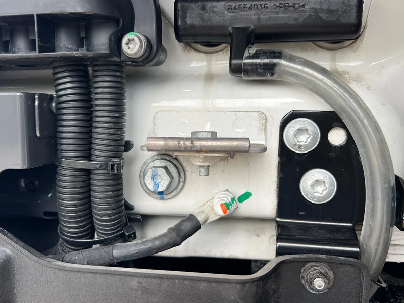 Renault T480 2023 model***T480 330.000km 2 x dieseltanks*** - Vilcējs: foto 3 Renault T480 2023 model***T480 330.000km 2 x dieseltanks*** - Vilcējs: foto 3