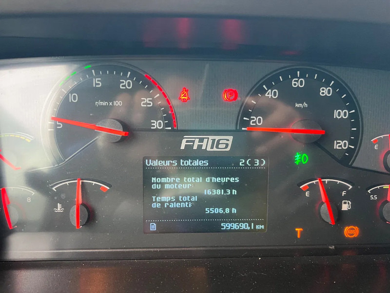 Vilcējs Volvo FH 16.700 Volvo FH16 700 6x4 full options **RETARDER**TV: foto 18