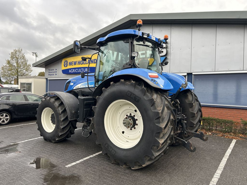 New Holland New Holland T7070 - Traktors: foto 3 New Holland New Holland T7070 - Traktors: foto 3