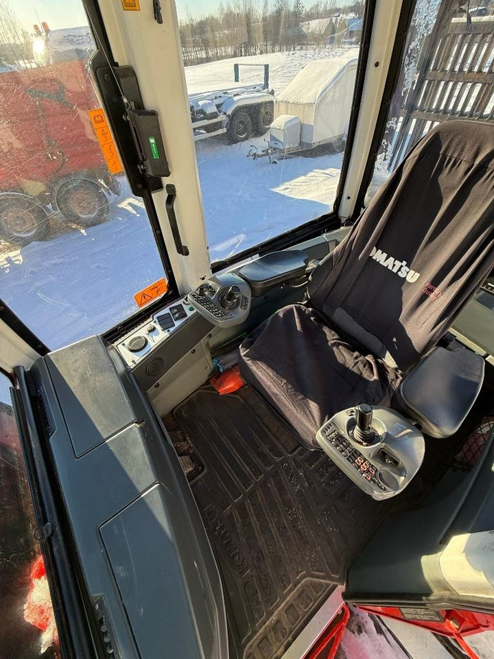 Komatsu 865 līzingu Komatsu 865: foto 15 Komatsu 865 līzingu Komatsu 865: foto 15