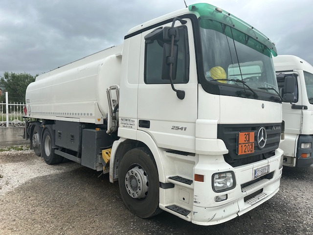 MERCEDES-BENZ Actros 2641 - Autocisterna: foto 1 MERCEDES-BENZ Actros 2641 - Autocisterna: foto 1
