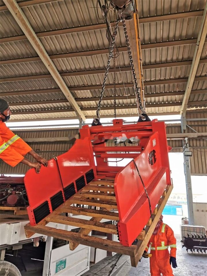AME Bale Clamp - Satvērējs - Autokrāvējs: foto 4 AME Bale Clamp - Satvērējs - Autokrāvējs: foto 4