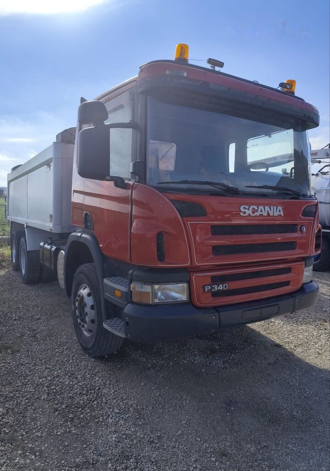 Scania P340 - Kravas automašīna pašizgāzējs: foto 2 Scania P340 - Kravas automašīna pašizgāzējs: foto 2