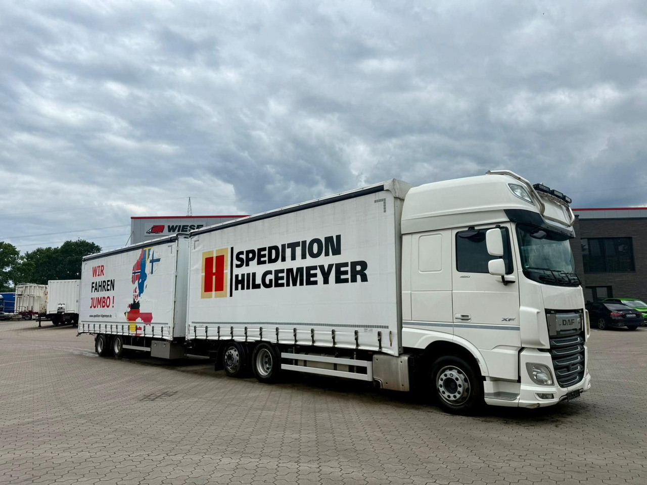DAF XF 480 FAN LowDeck 6x2 Jumbo Inklusive Anhänger - Kravas automašīna ar tentu, Piekabe ar tentu: foto 1 DAF XF 480 FAN LowDeck 6x2 Jumbo Inklusive Anhänger - Kravas automašīna ar tentu, Piekabe ar tentu: foto 1