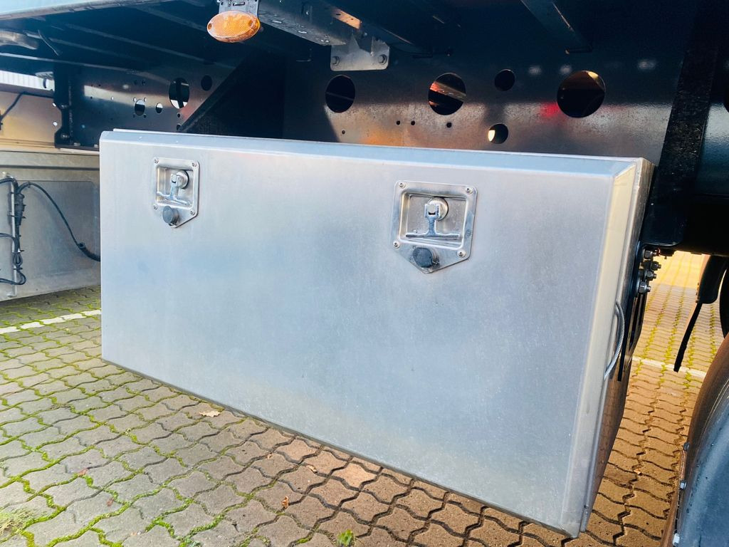 Jaunā Bortu puspiekabe/ Platforma Kässbohrer Bordwandauflieger Twistlocks: foto 13