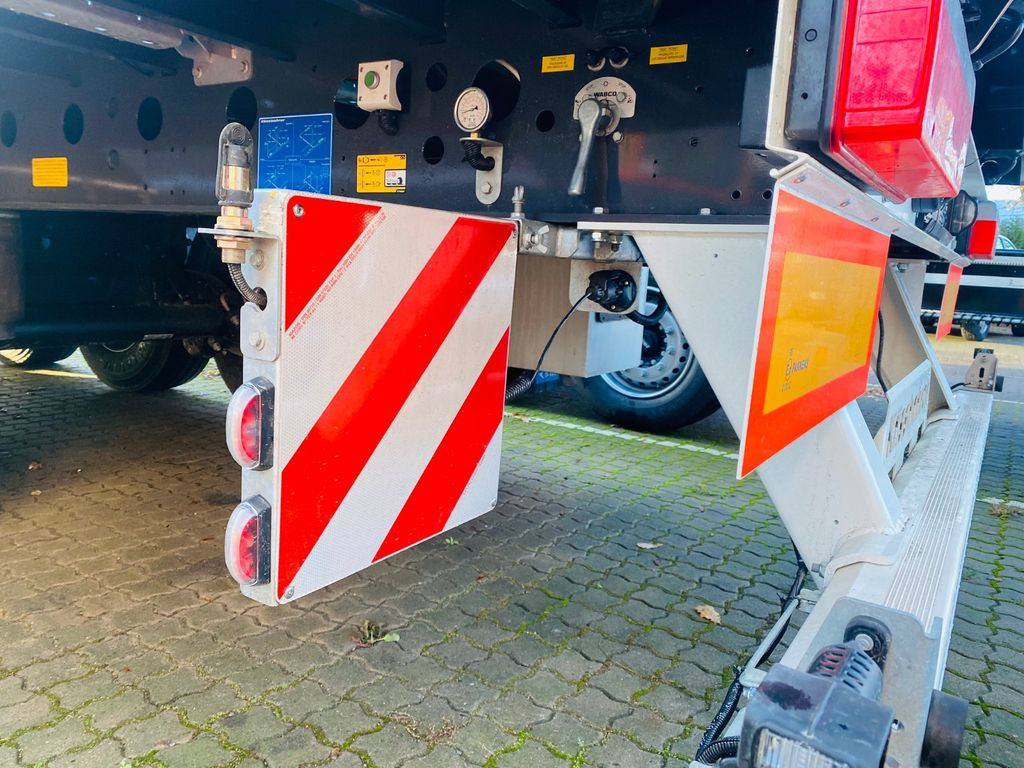 Jaunā Bortu puspiekabe/ Platforma Kässbohrer Bordwandauflieger Twistlocks: foto 11