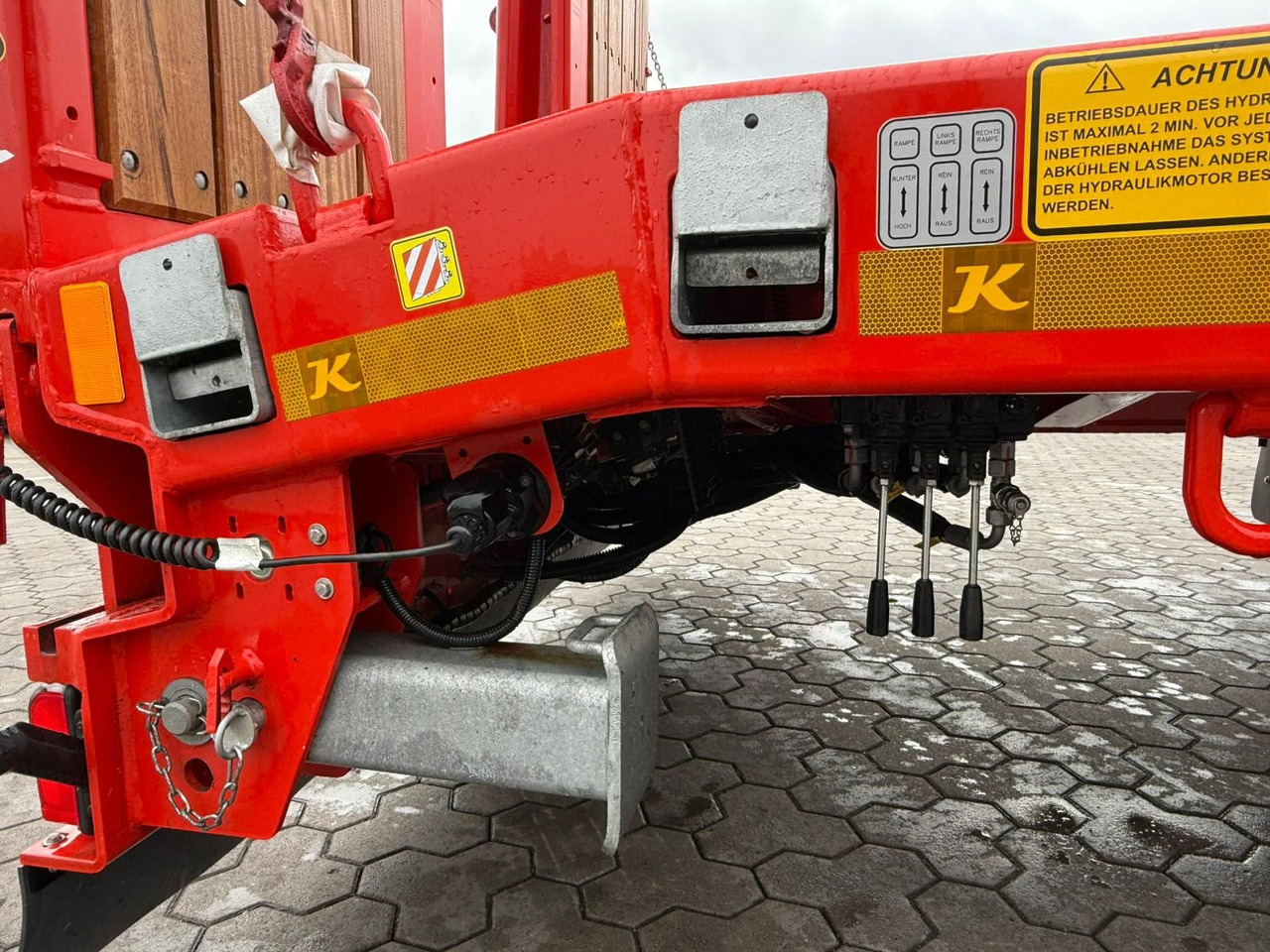 Puspiekabe zema profila platforma Kässbohrer K.SLS 3 / 0N 18/30 Tieflader mit hydr. Rampen: foto 10 Puspiekabe zema profila platforma Kässbohrer K.SLS 3 / 0N 18/30 Tieflader mit hydr. Rampen: foto 10