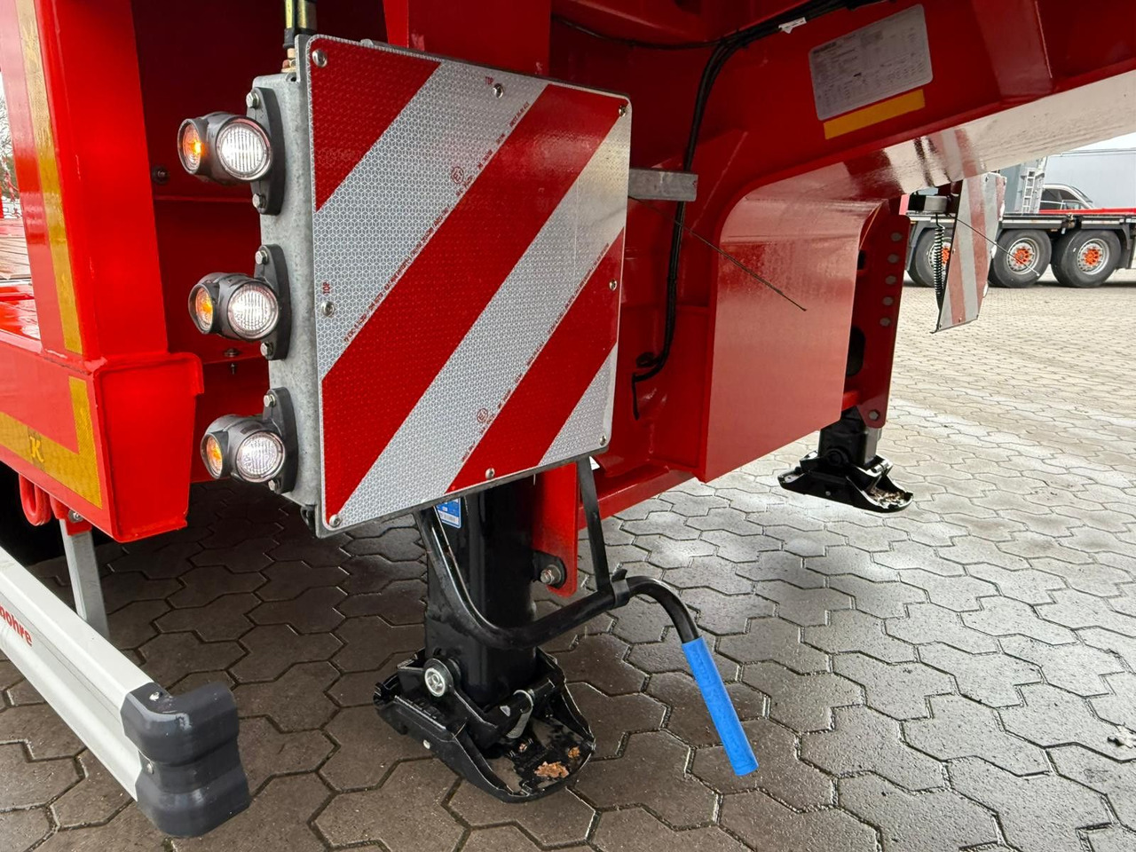 Puspiekabe zema profila platforma Kässbohrer K.SLS 3 / 0N 18/30 Tieflader mit hydr. Rampen: foto 12 Puspiekabe zema profila platforma Kässbohrer K.SLS 3 / 0N 18/30 Tieflader mit hydr. Rampen: foto 12