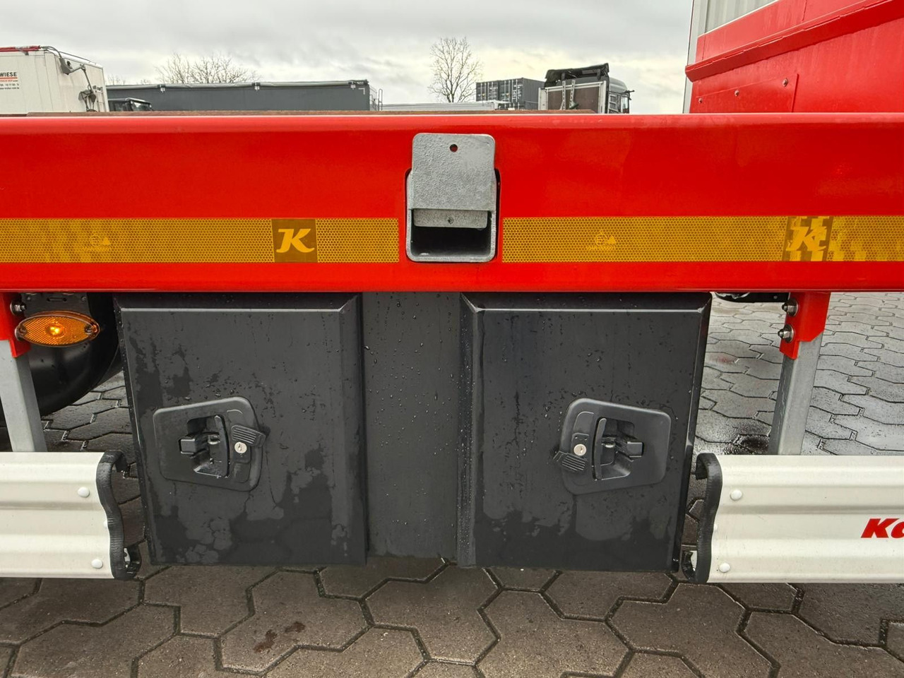 Puspiekabe zema profila platforma Kässbohrer K.SLS 3 / 0N 18/30 Tieflader mit hydr. Rampen: foto 8 Puspiekabe zema profila platforma Kässbohrer K.SLS 3 / 0N 18/30 Tieflader mit hydr. Rampen: foto 8