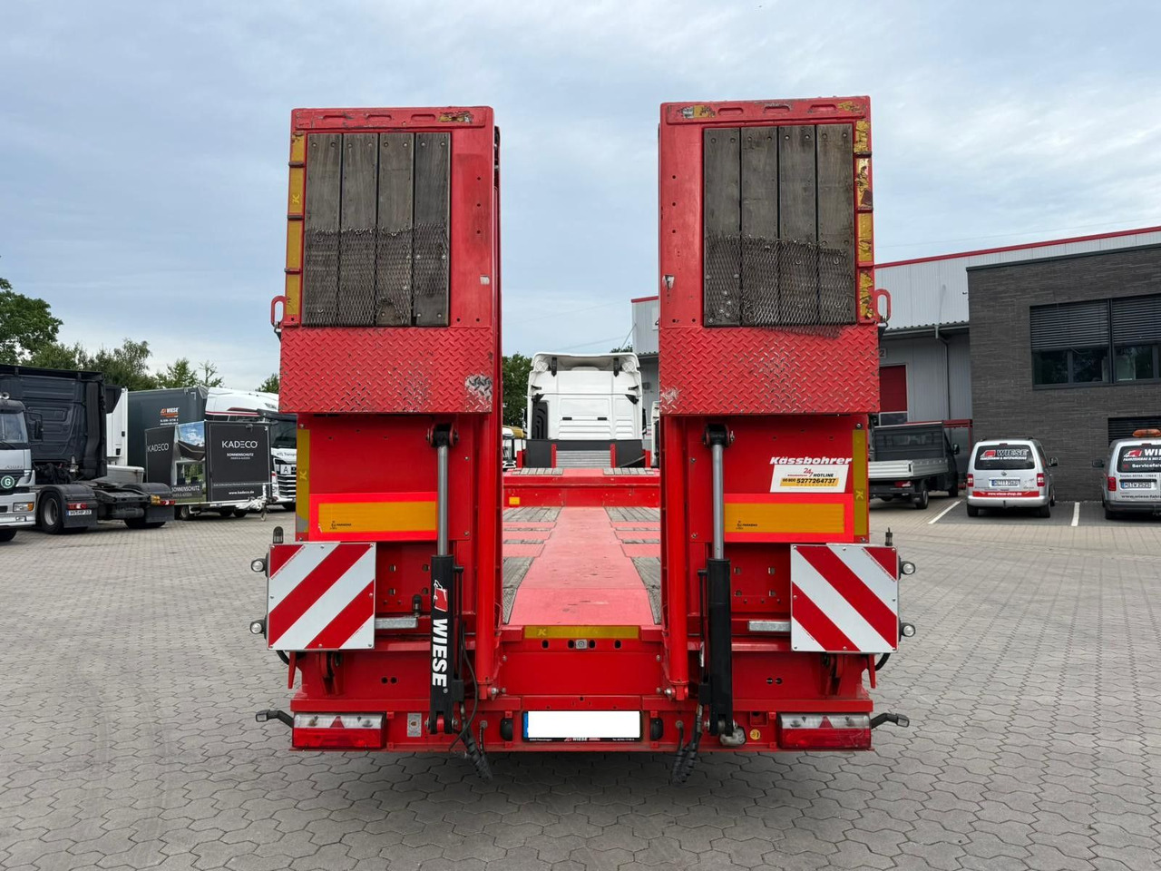 Kässbohrer K.SLS ECO Tieflader mit hydraulischen Rampen - Puspiekabe zema profila platforma: foto 5 Kässbohrer K.SLS ECO Tieflader mit hydraulischen Rampen - Puspiekabe zema profila platforma: foto 5