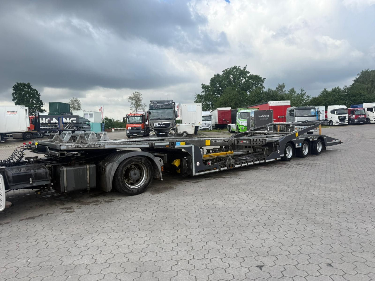 Kässbohrer K.SOK Truck/Car Transporter, Novagrau - Puspiekabe autovedējs: foto 2 Kässbohrer K.SOK Truck/Car Transporter, Novagrau - Puspiekabe autovedējs: foto 2