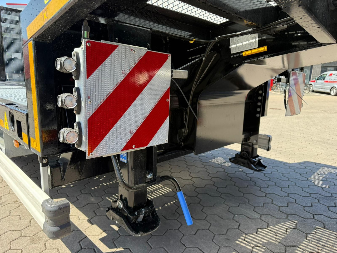 Kässbohrer SLS.HS Tieflader mit hydr. Schwanenhals - Puspiekabe zema profila platforma: foto 5 Kässbohrer SLS.HS Tieflader mit hydr. Schwanenhals - Puspiekabe zema profila platforma: foto 5