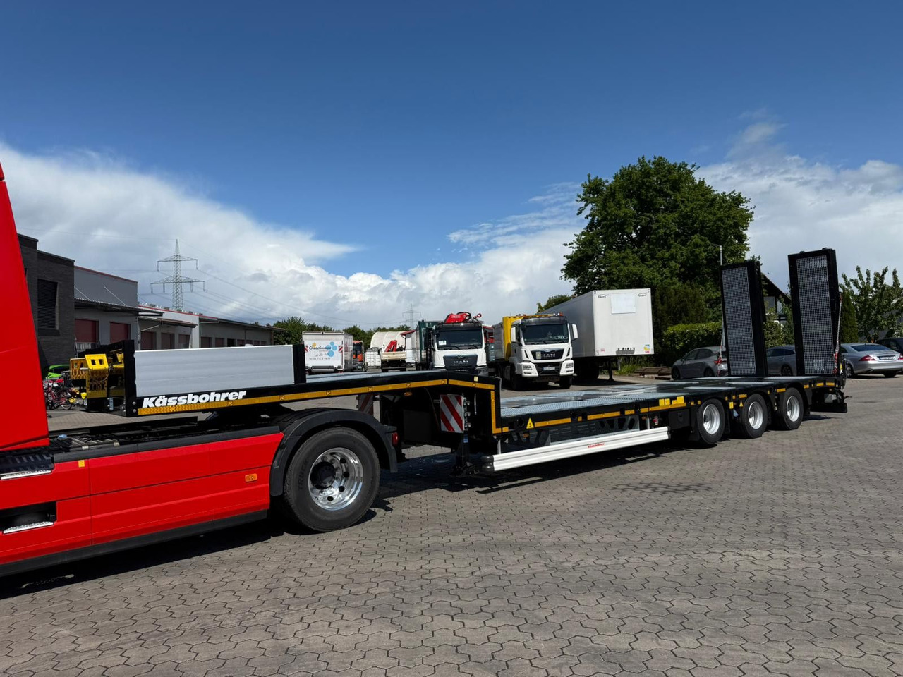 Kässbohrer SLS.HS Tieflader mit hydr. Schwanenhals - Puspiekabe zema profila platforma: foto 4 Kässbohrer SLS.HS Tieflader mit hydr. Schwanenhals - Puspiekabe zema profila platforma: foto 4