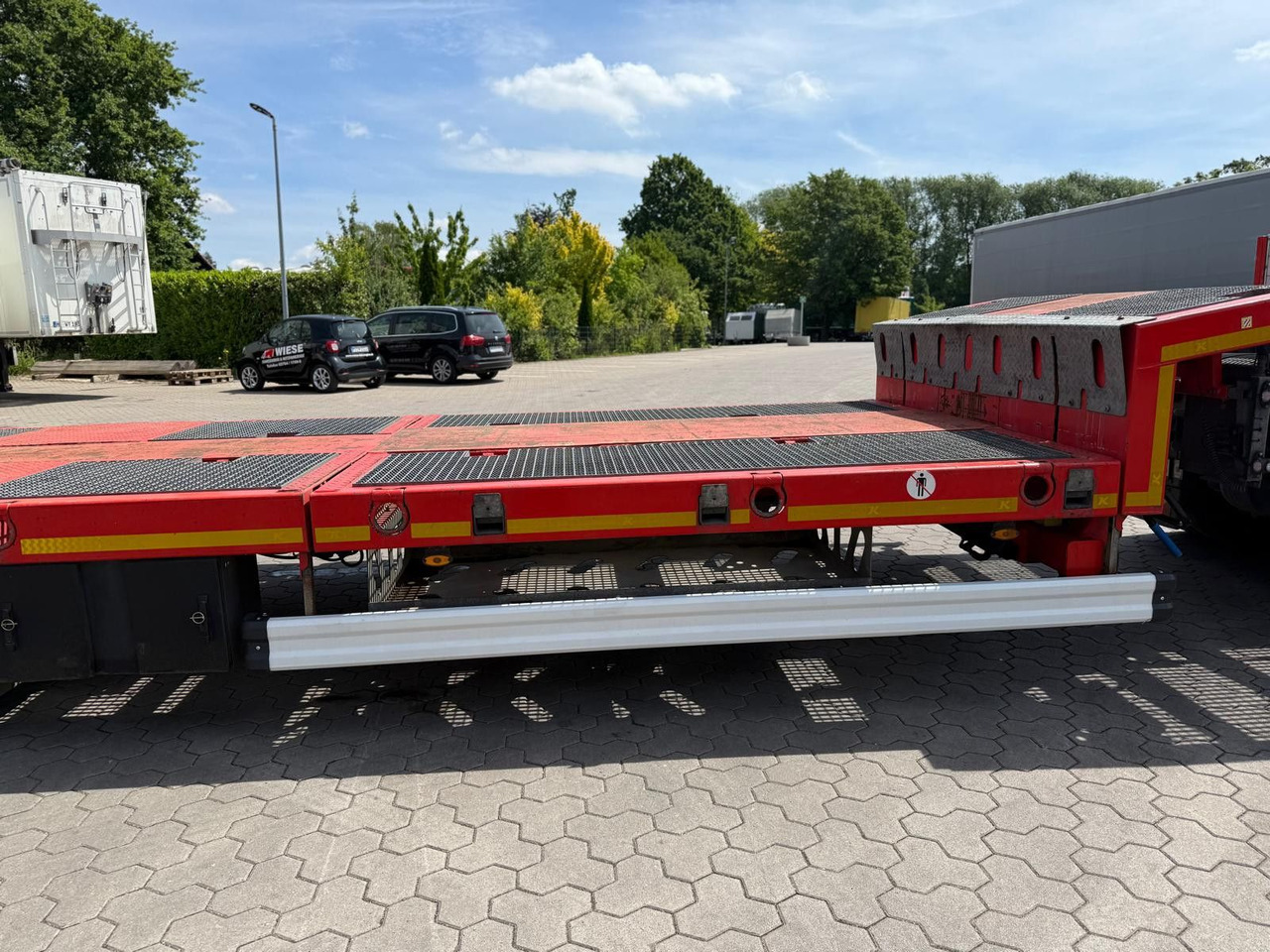 Kässbohrer SLS.HS Tieflader mit hydr. Schwanenhals - Puspiekabe zema profila platforma: foto 4 Kässbohrer SLS.HS Tieflader mit hydr. Schwanenhals - Puspiekabe zema profila platforma: foto 4