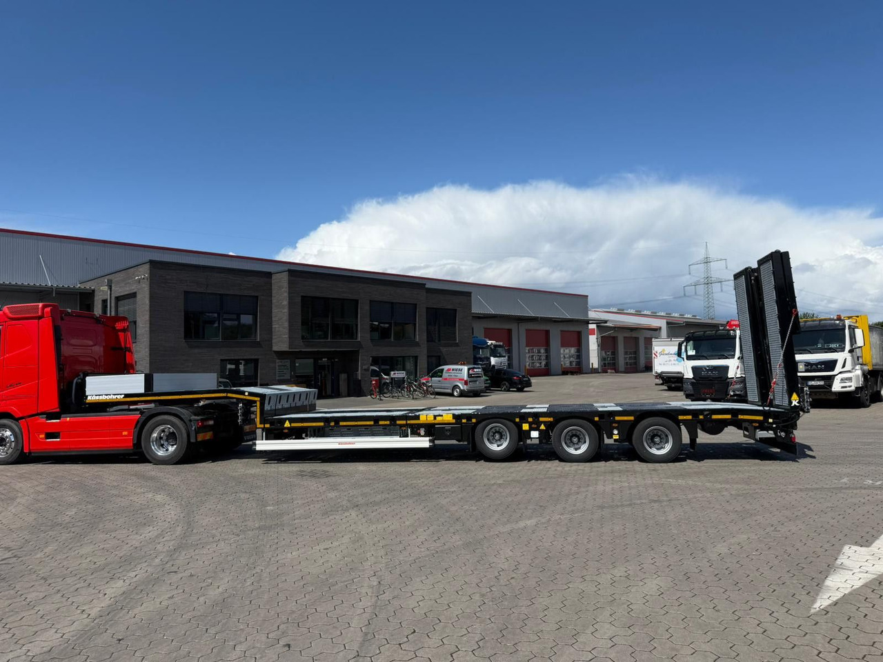 Kässbohrer SLS.HS Tieflader mit hydr. Schwanenhals - Puspiekabe zema profila platforma: foto 5 Kässbohrer SLS.HS Tieflader mit hydr. Schwanenhals - Puspiekabe zema profila platforma: foto 5