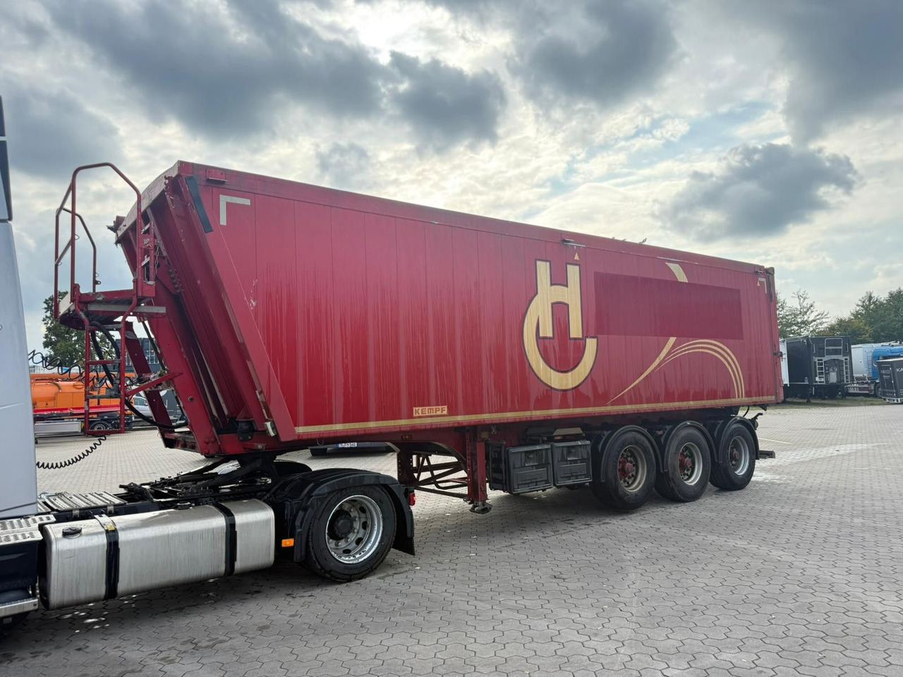 Kempf SKM Alu Kippmulde 50 m³, TÜV neu - Puspiekabe pašizgāzējs: foto 2 Kempf SKM Alu Kippmulde 50 m³, TÜV neu - Puspiekabe pašizgāzējs: foto 2
