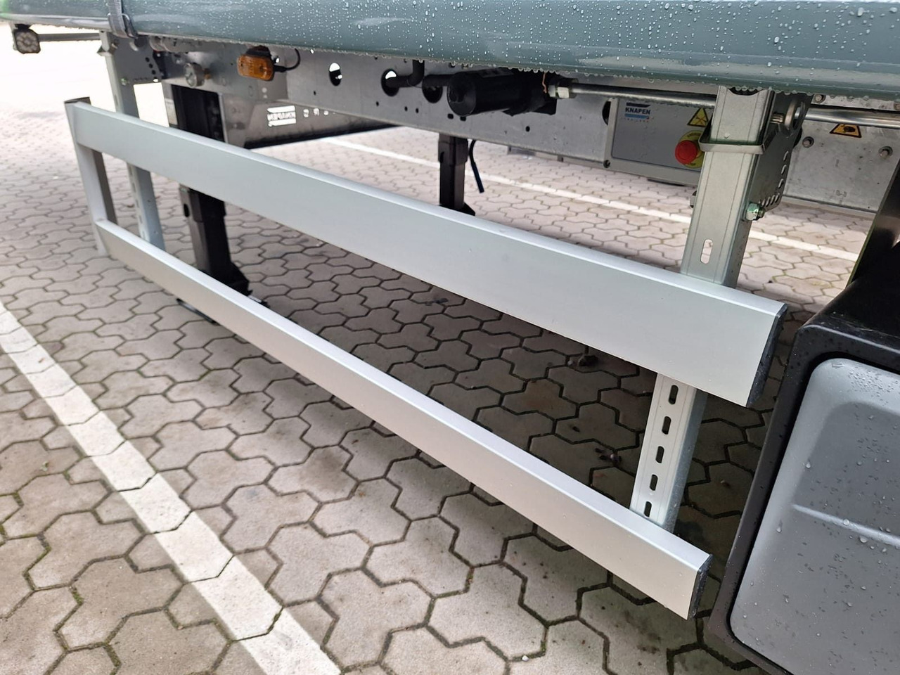 Knapen 92 m³ 10 mm Boden günstig - Puspiekabe kustīgās grīdas: foto 4 Knapen 92 m³ 10 mm Boden günstig - Puspiekabe kustīgās grīdas: foto 4