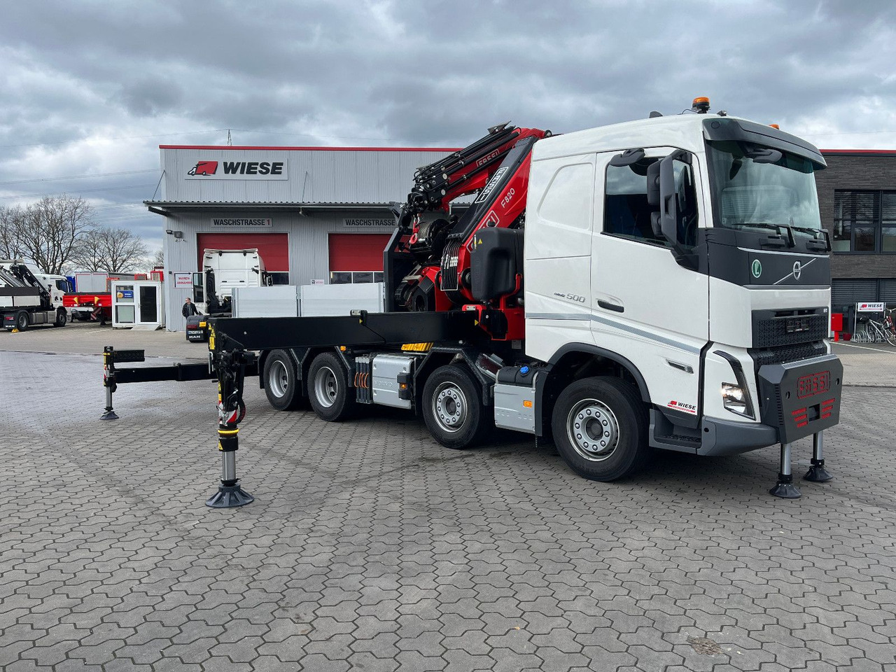 Volvo FH 500 8x4 Kran F820 RA2.27 Jib & Winde Sofort - Kravas automašīna, Kravas auto ar manipulatoru: foto 2 Volvo FH 500 8x4 Kran F820 RA2.27 Jib & Winde Sofort - Kravas automašīna, Kravas auto ar manipulatoru: foto 2