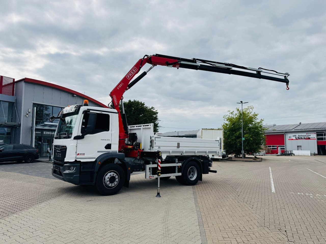 MAN 18.320 4x2 mit Fassi Ladekran Sofort Verfügbar - Kravas auto ar manipulatoru: foto 1 MAN 18.320 4x2 mit Fassi Ladekran Sofort Verfügbar - Kravas auto ar manipulatoru: foto 1