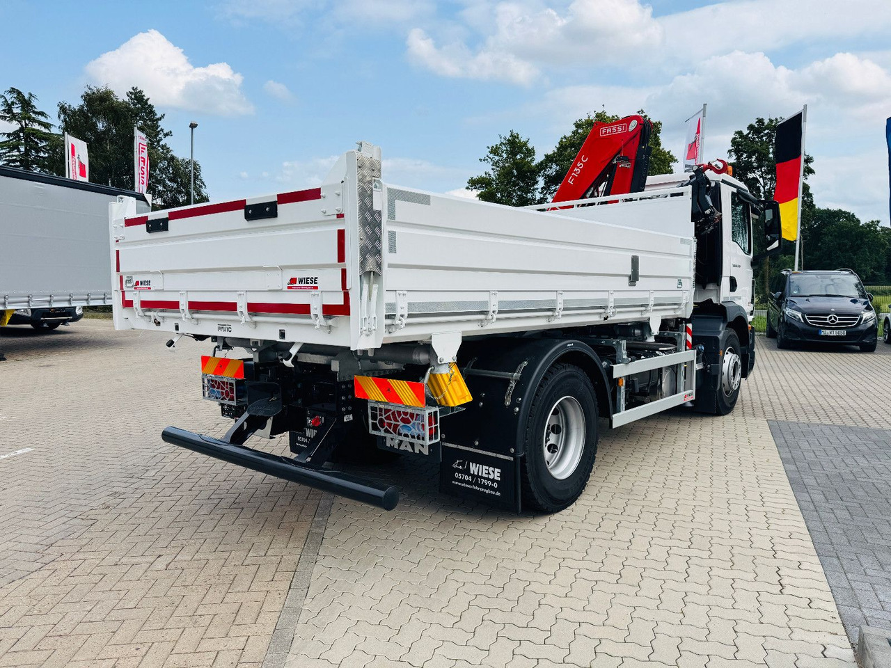 MAN 18.320 4x2 mit Fassi Ladekran Sofort Verfügbar - Kravas automašīna pašizgāzējs, Kravas auto ar manipulatoru: foto 5 MAN 18.320 4x2 mit Fassi Ladekran Sofort Verfügbar - Kravas automašīna pašizgāzējs, Kravas auto ar manipulatoru: foto 5