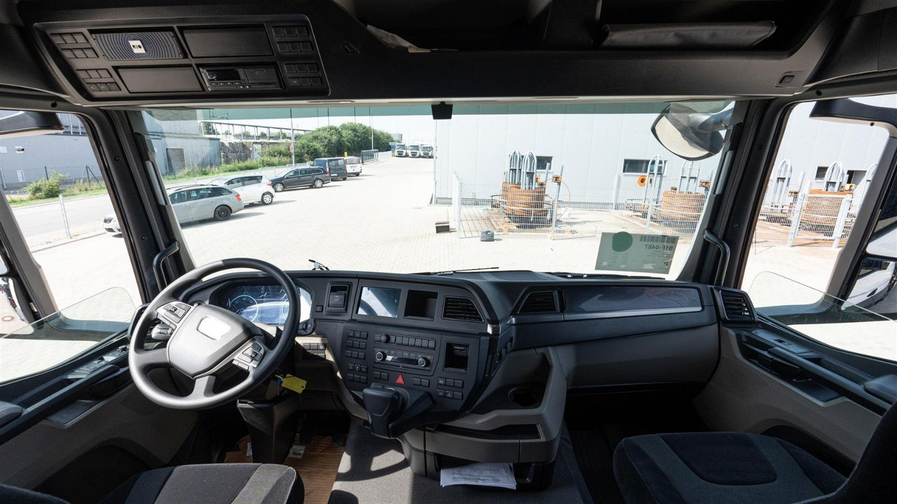 MAN 35.470 8x2 Kran F710 RA2.26 - Bortu kravas automašīna/ Platforma, Kravas auto ar manipulatoru: foto 3 MAN 35.470 8x2 Kran F710 RA2.26 - Bortu kravas automašīna/ Platforma, Kravas auto ar manipulatoru: foto 3