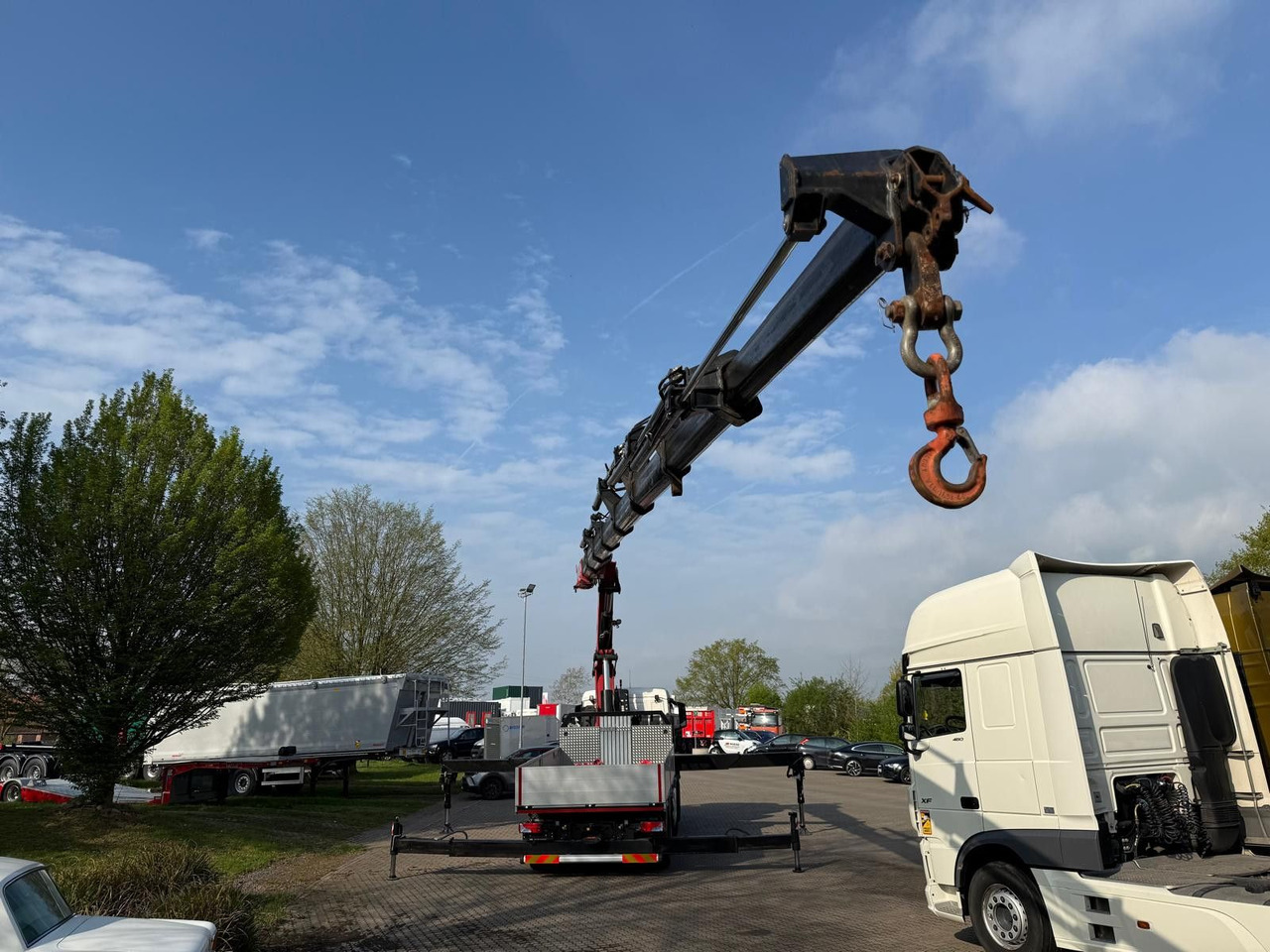 MAN 35.520 8x4 mit Kran Fassi F800 RA2.28 - Kravas auto ar manipulatoru: foto 4 MAN 35.520 8x4 mit Kran Fassi F800 RA2.28 - Kravas auto ar manipulatoru: foto 4