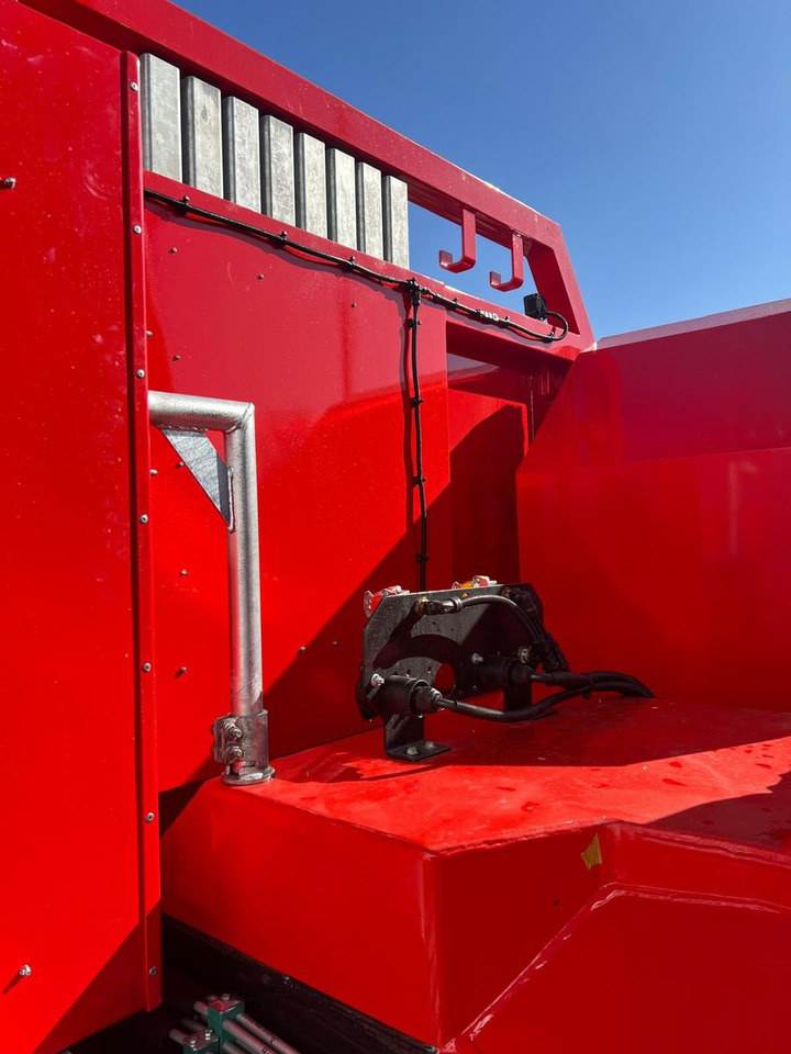 MAN 8x4 mit F1150RA.2.28 L616 Winde - Bortu kravas automašīna/ Platforma, Kravas auto ar manipulatoru: foto 2 MAN 8x4 mit F1150RA.2.28 L616 Winde - Bortu kravas automašīna/ Platforma, Kravas auto ar manipulatoru: foto 2