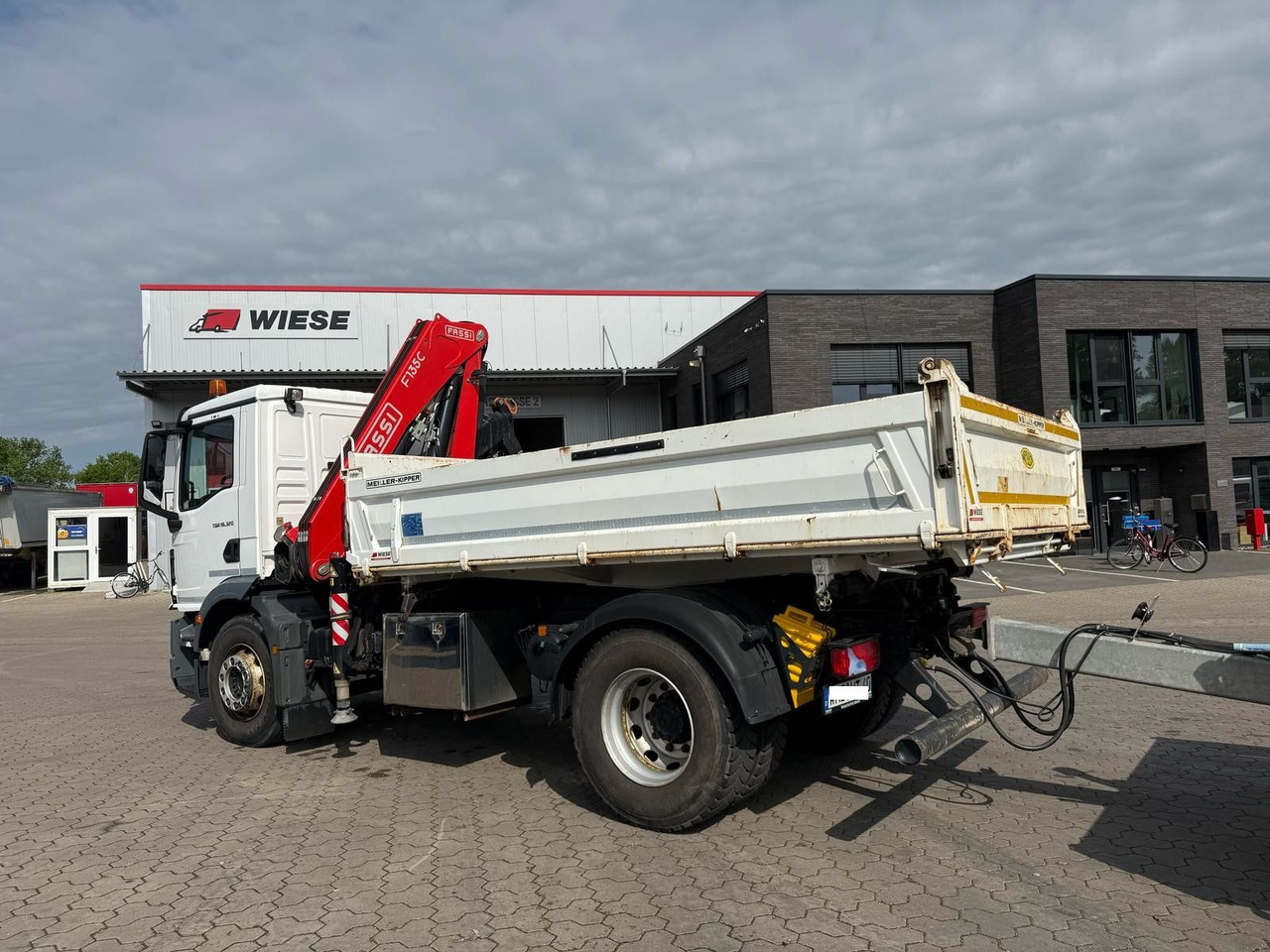 MAN TGM 18.320 4x2 BB mit Fassi F135 Kipper Kran - Kravas automašīna pašizgāzējs, Kravas auto ar manipulatoru: foto 4 MAN TGM 18.320 4x2 BB mit Fassi F135 Kipper Kran - Kravas automašīna pašizgāzējs, Kravas auto ar manipulatoru: foto 4