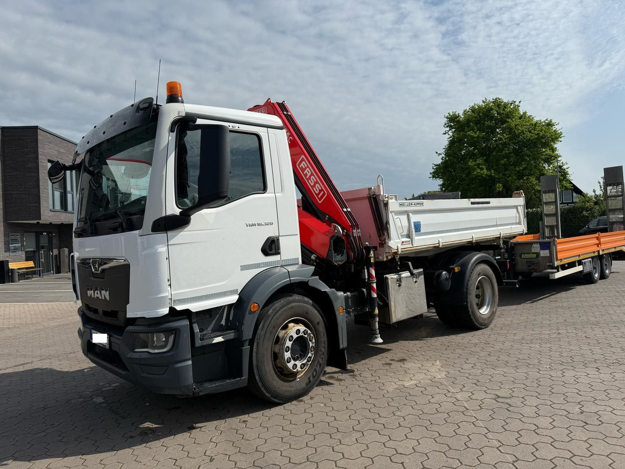 MAN TGM 18.320 4x2 BB mit Fassi F135 Kipper Kran - Kravas automašīna pašizgāzējs, Kravas auto ar manipulatoru: foto 2 MAN TGM 18.320 4x2 BB mit Fassi F135 Kipper Kran - Kravas automašīna pašizgāzējs, Kravas auto ar manipulatoru: foto 2