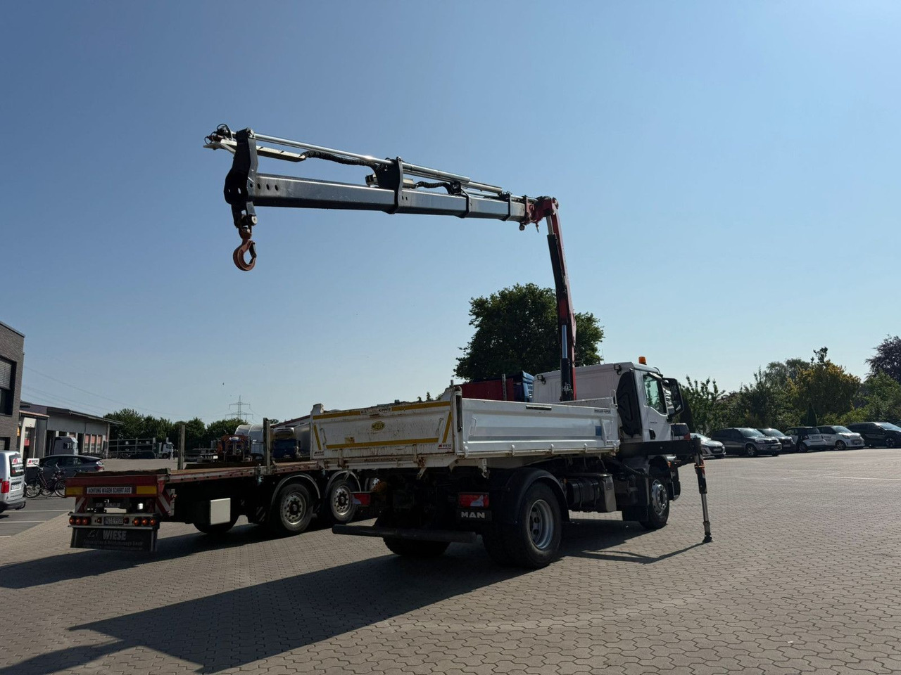 MAN TGM 18.320 4x2 BB mit Kran Fassi F135 Kipper - Kravas automašīna pašizgāzējs, Kravas auto ar manipulatoru: foto 4 MAN TGM 18.320 4x2 BB mit Kran Fassi F135 Kipper - Kravas automašīna pašizgāzējs, Kravas auto ar manipulatoru: foto 4