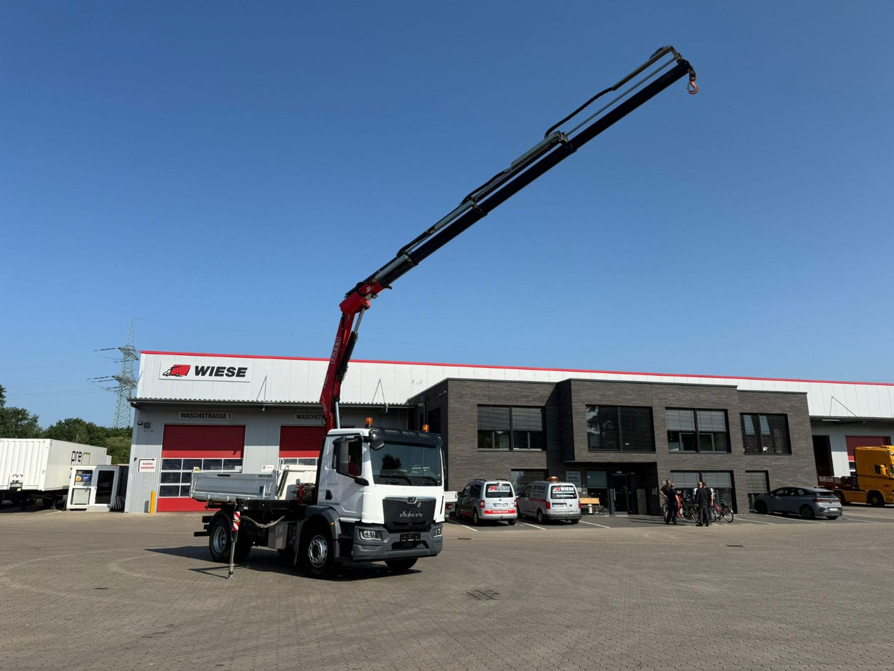 MAN TGM 18.320 4x2 BB mit Kran Fassi F135 Kipper - Kravas automašīna pašizgāzējs, Kravas auto ar manipulatoru: foto 2 MAN TGM 18.320 4x2 BB mit Kran Fassi F135 Kipper - Kravas automašīna pašizgāzējs, Kravas auto ar manipulatoru: foto 2