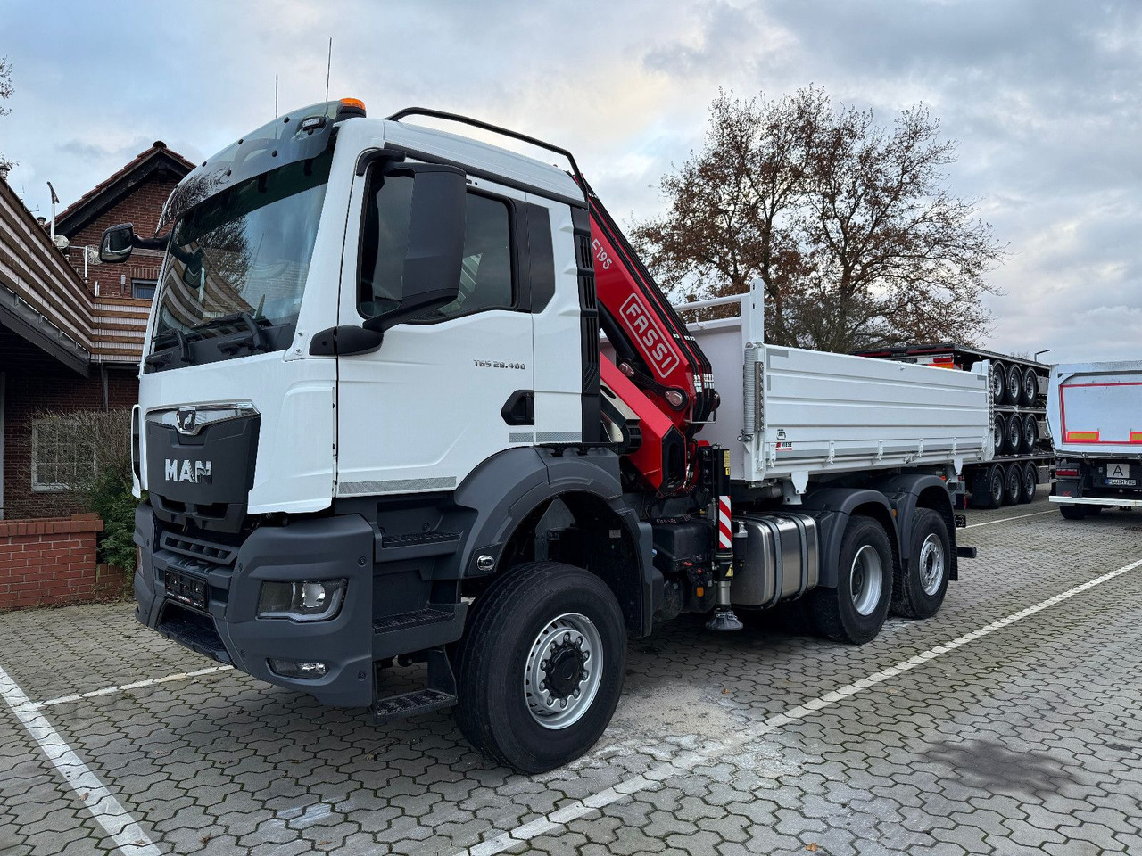 MAN TGS 26.400 6x4 Krankipper Fassi/SOFORT VERFÜGBAR - Kravas automašīna pašizgāzējs, Kravas auto ar manipulatoru: foto 3 MAN TGS 26.400 6x4 Krankipper Fassi/SOFORT VERFÜGBAR - Kravas automašīna pašizgāzējs, Kravas auto ar manipulatoru: foto 3