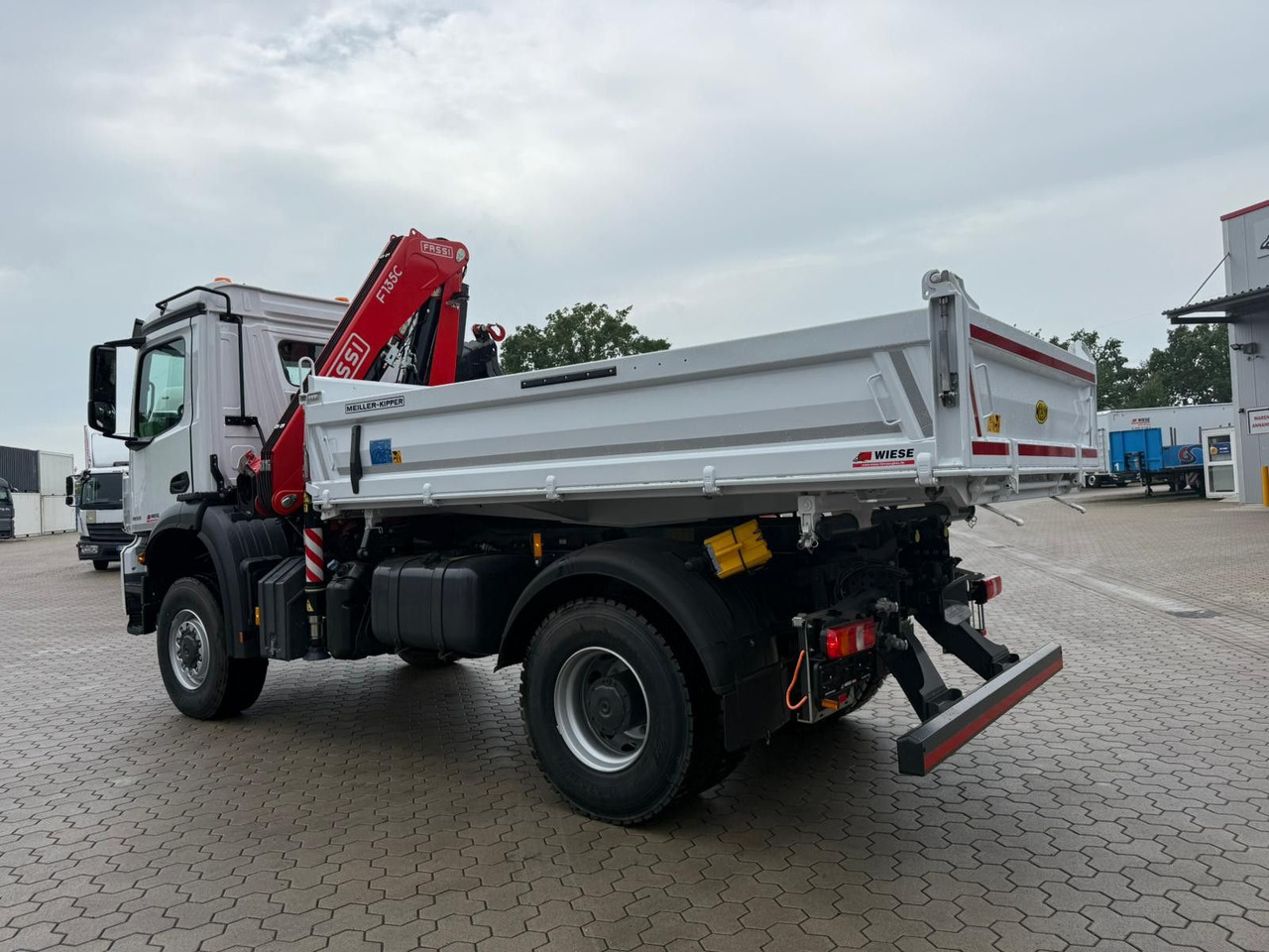 Mercedes-Benz Arocs 1835 4x2 Meiller Fassi F135 Kran Kipper - Kravas auto ar manipulatoru: foto 4 Mercedes-Benz Arocs 1835 4x2 Meiller Fassi F135 Kran Kipper - Kravas auto ar manipulatoru: foto 4