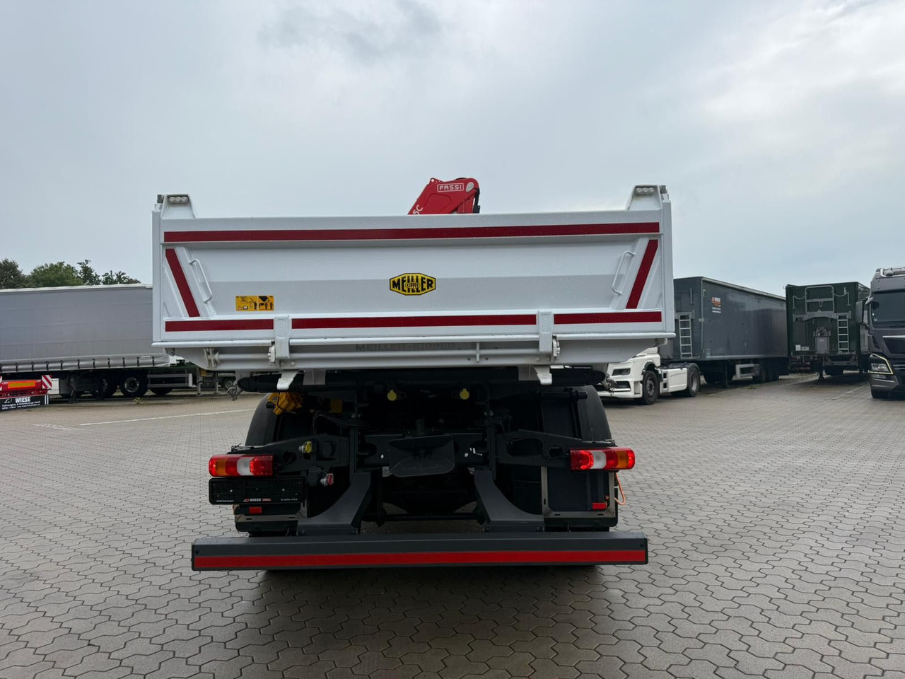 Mercedes-Benz Arocs 1835 4x4 Allrad Fassi F135 Kran Kipper - Kravas automašīna pašizgāzējs, Kravas auto ar manipulatoru: foto 5 Mercedes-Benz Arocs 1835 4x4 Allrad Fassi F135 Kran Kipper - Kravas automašīna pašizgāzējs, Kravas auto ar manipulatoru: foto 5