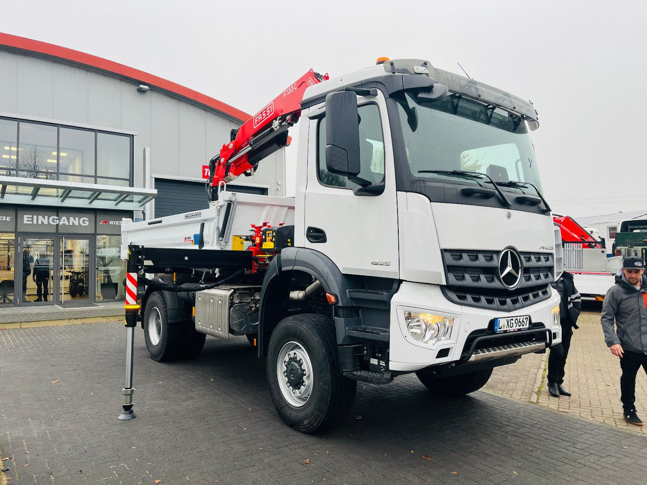 Mercedes-Benz Arocs 1835 4x4 Meiller Fassi F135 Kran Kipper - Kravas automašīna pašizgāzējs, Kravas auto ar manipulatoru: foto 2 Mercedes-Benz Arocs 1835 4x4 Meiller Fassi F135 Kran Kipper - Kravas automašīna pašizgāzējs, Kravas auto ar manipulatoru: foto 2