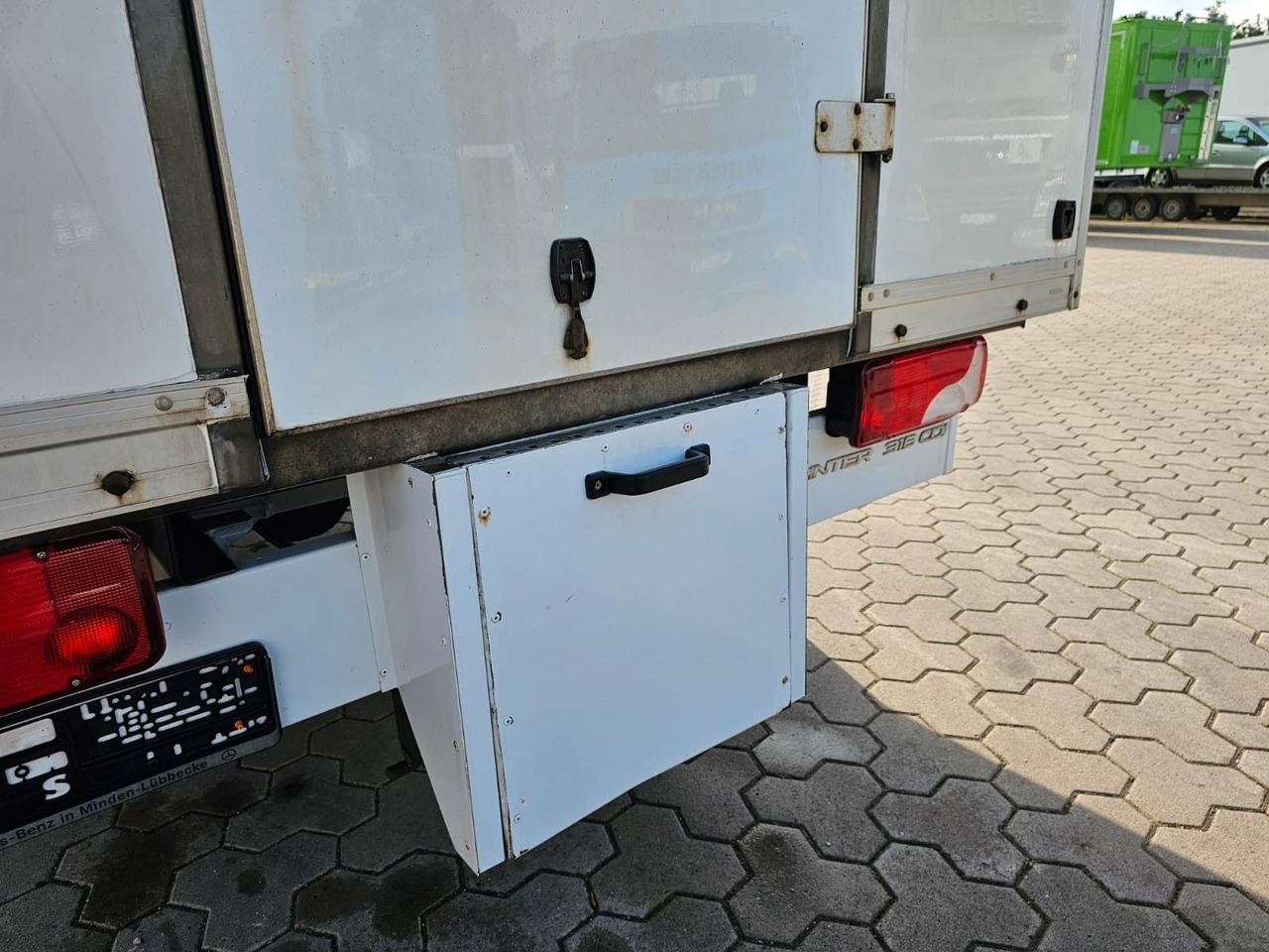 Mercedes-Benz Sprinter mit Kofferaufbau - Furgons ar slēgtā virsbūve: foto 5 Mercedes-Benz Sprinter mit Kofferaufbau - Furgons ar slēgtā virsbūve: foto 5
