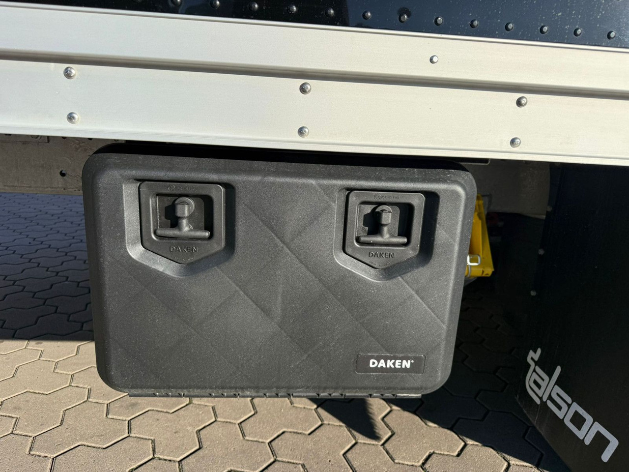 Puspiekabe slēgtā virsbūve Talson TGG TAL 12/18 Mega Kofferauflieger 99m³: foto 13 Puspiekabe slēgtā virsbūve Talson TGG TAL 12/18 Mega Kofferauflieger 99m³: foto 13