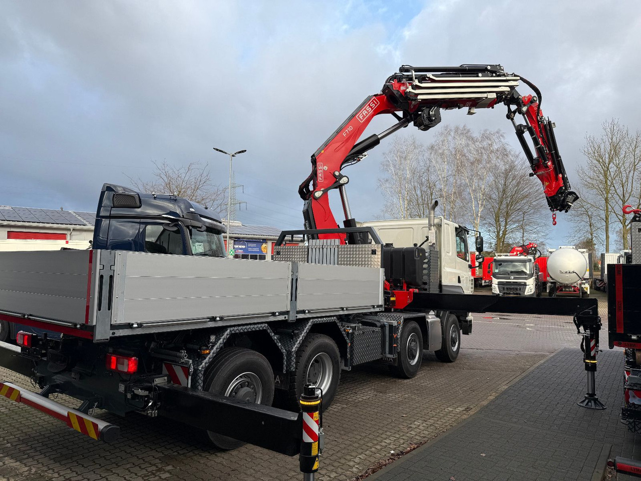 Tatra 41.500 8x8 Phoenix Fassi F710 Kran - Bortu kravas automašīna/ Platforma, Kravas auto ar manipulatoru: foto 4 Tatra 41.500 8x8 Phoenix Fassi F710 Kran - Bortu kravas automašīna/ Platforma, Kravas auto ar manipulatoru: foto 4