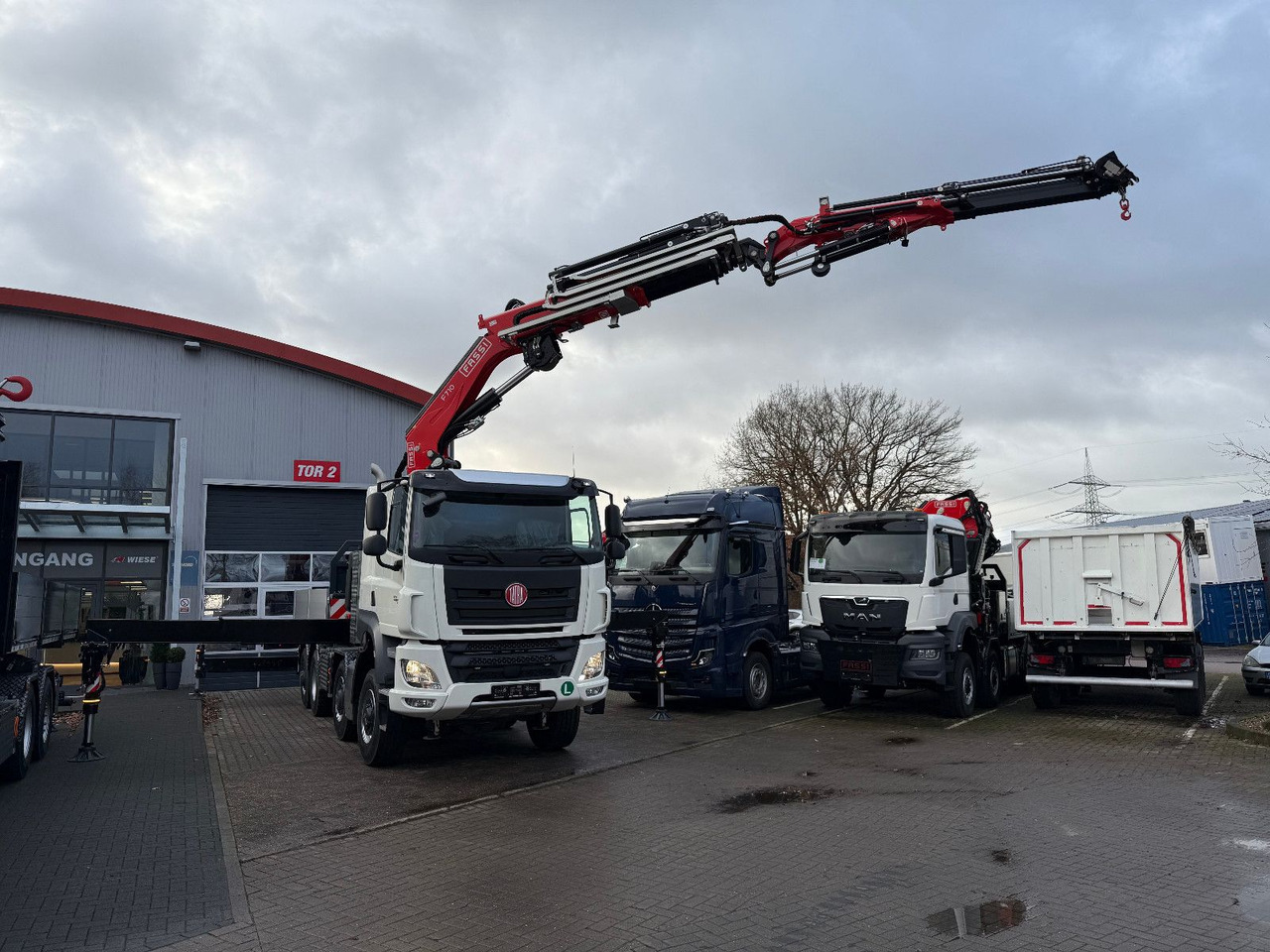 Tatra 41.500 8x8 Phoenix Fassi F710 Kran - Bortu kravas automašīna/ Platforma, Kravas auto ar manipulatoru: foto 2 Tatra 41.500 8x8 Phoenix Fassi F710 Kran - Bortu kravas automašīna/ Platforma, Kravas auto ar manipulatoru: foto 2