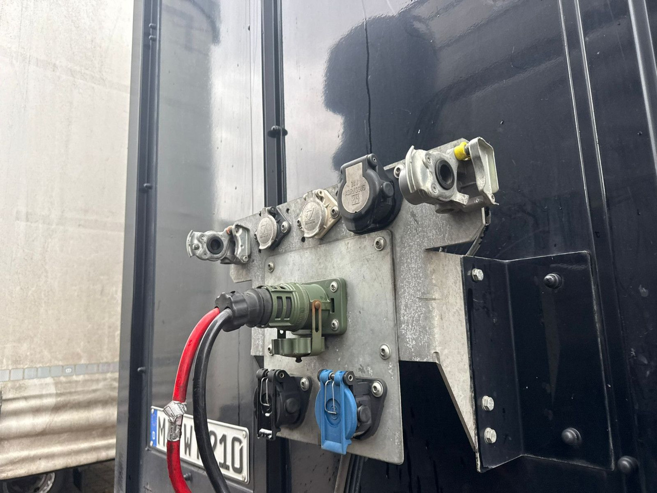 Puspiekabe zema profila platforma Tiefbett Stufensattel mit Auffahrrampe 25T: foto 20 Puspiekabe zema profila platforma Tiefbett Stufensattel mit Auffahrrampe 25T: foto 20