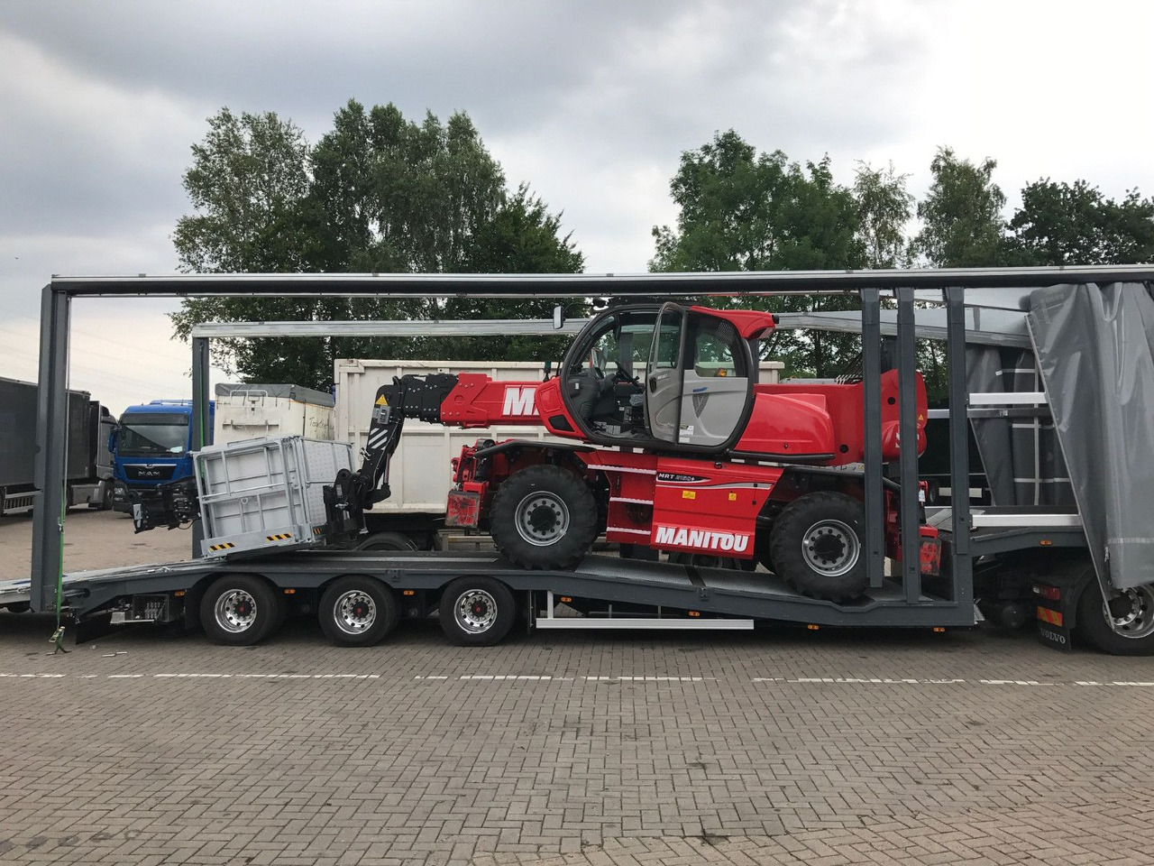 Puspiekabe zema profila platforma Tiefbett Stufensattel mit Auffahrrampe 25T: foto 13 Puspiekabe zema profila platforma Tiefbett Stufensattel mit Auffahrrampe 25T: foto 13