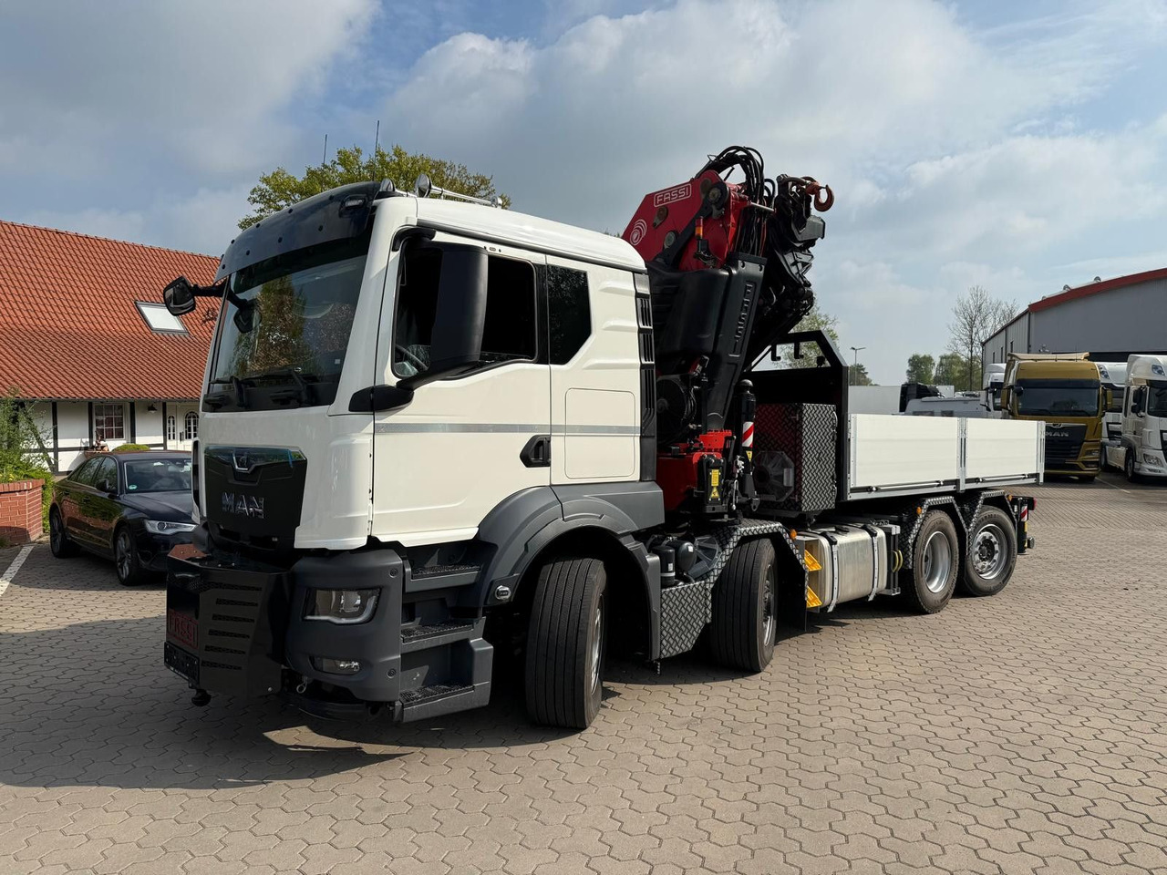 MAN 35.520 8x4 Fassi F800 RA2.28 OHNE ABSTÜTZÜBERWA. - Vilcējs: foto 3 MAN 35.520 8x4 Fassi F800 RA2.28 OHNE ABSTÜTZÜBERWA. - Vilcējs: foto 3